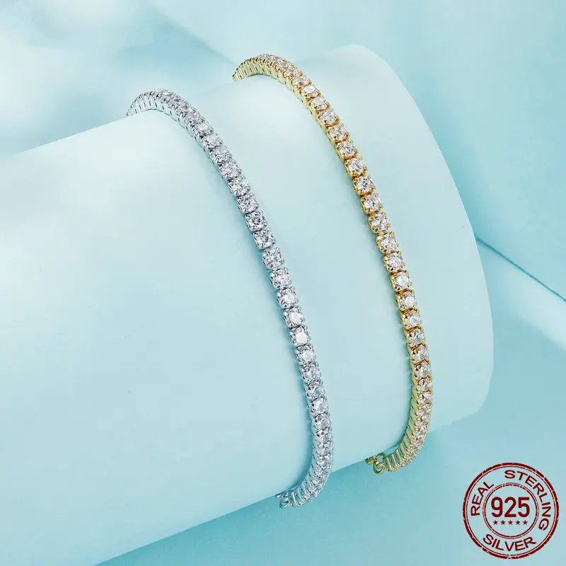 Adjustable sliding bracelet in 925 sterling silver, classic 14k gold plated.