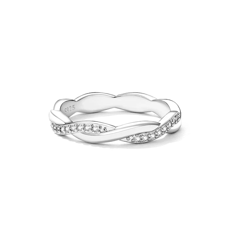 Simple Twist Ring in 925 Sterling Silver 14K Gold Plated.