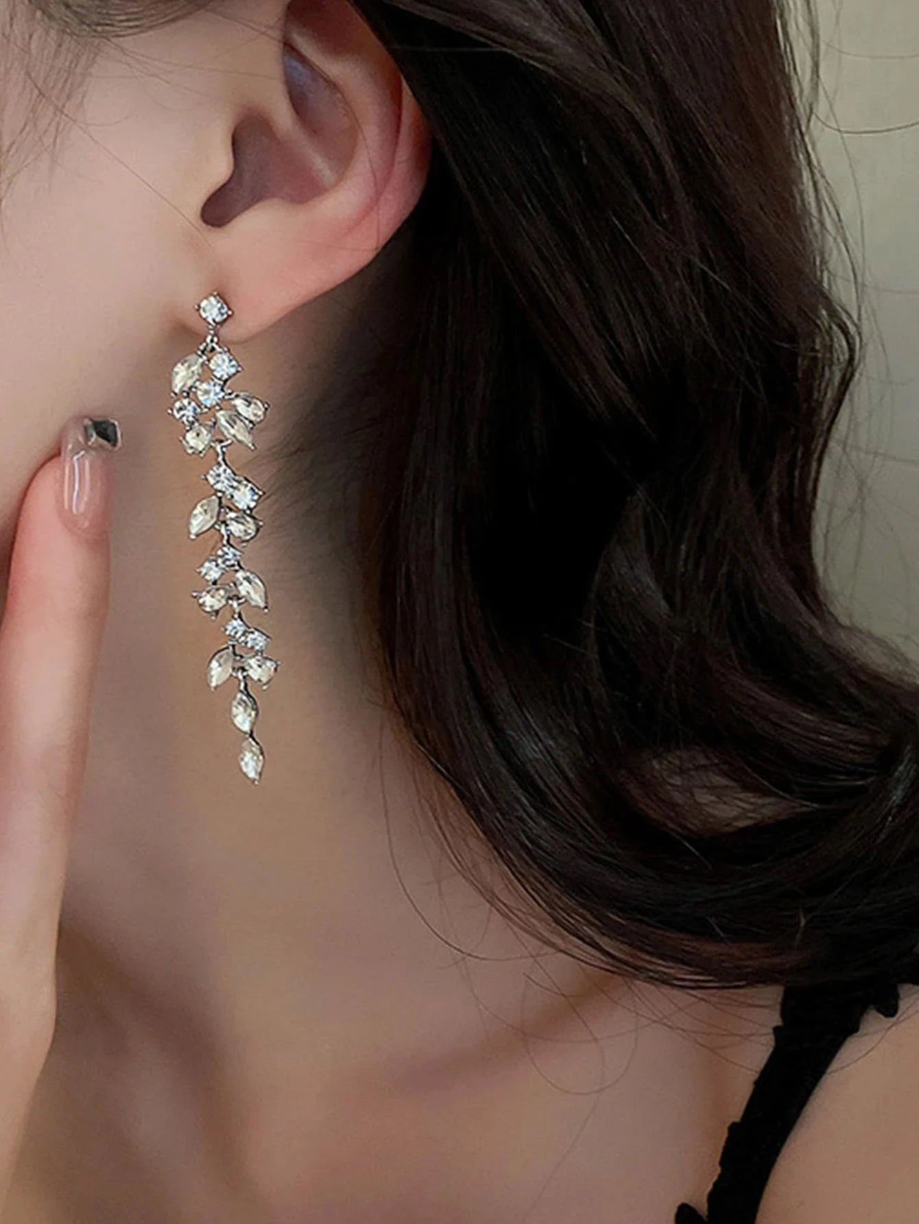 Fashion long diamond tassel earrings. high end.