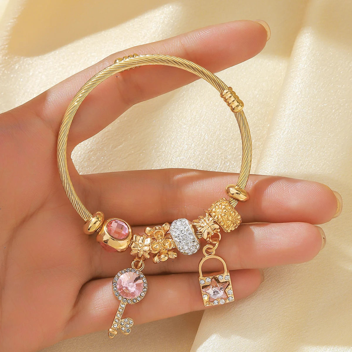 Rosa bracelet.