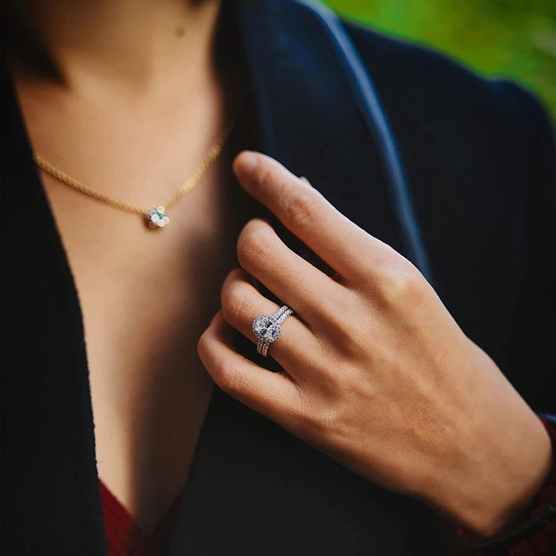 Classic rings, 2 piece set in sparkling oval.