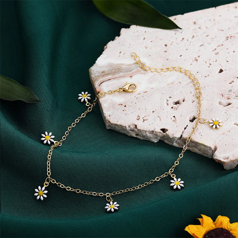 SO BEAUTIFUL Daisy shaped ankle bracelet.