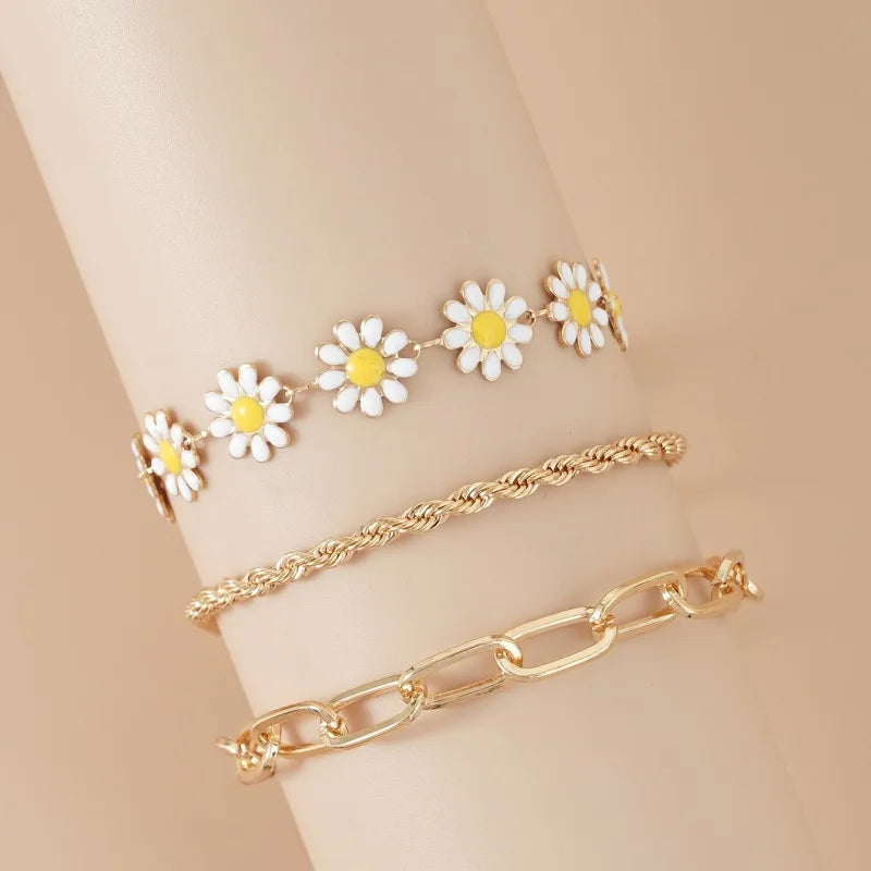 SO BEAUTIFUL Daisy shaped ankle bracelet.