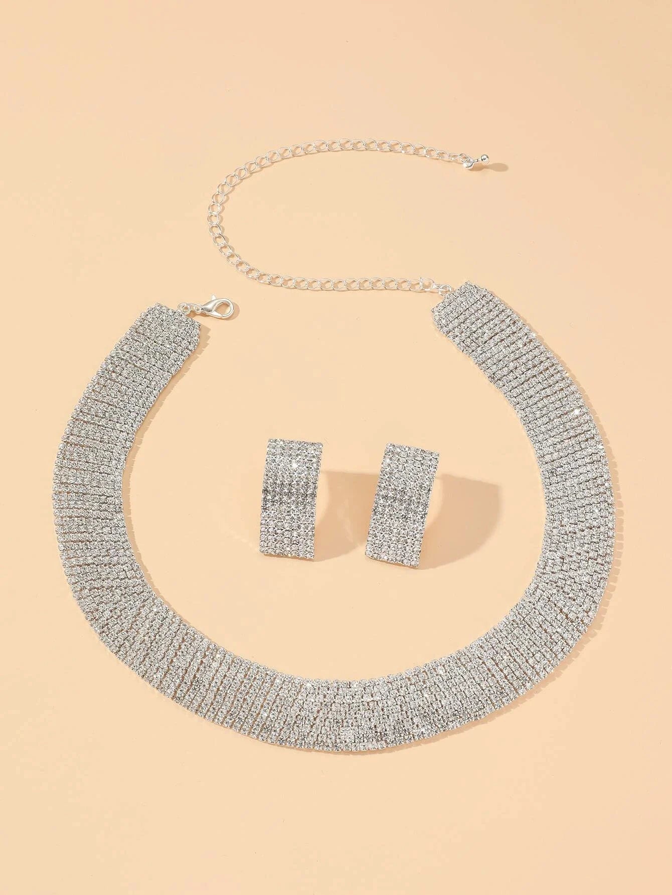 Adorable jewelry set, rhinestone earrings.