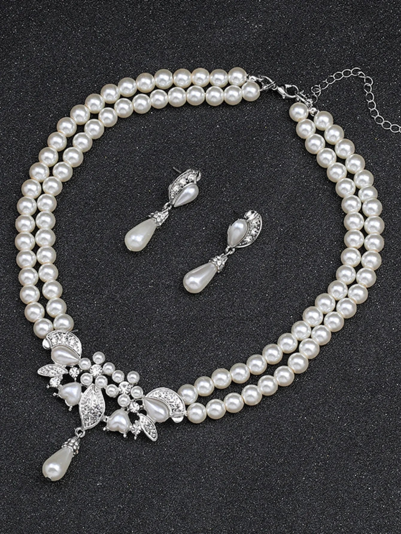 Jewelry Imitation pearl and flower.