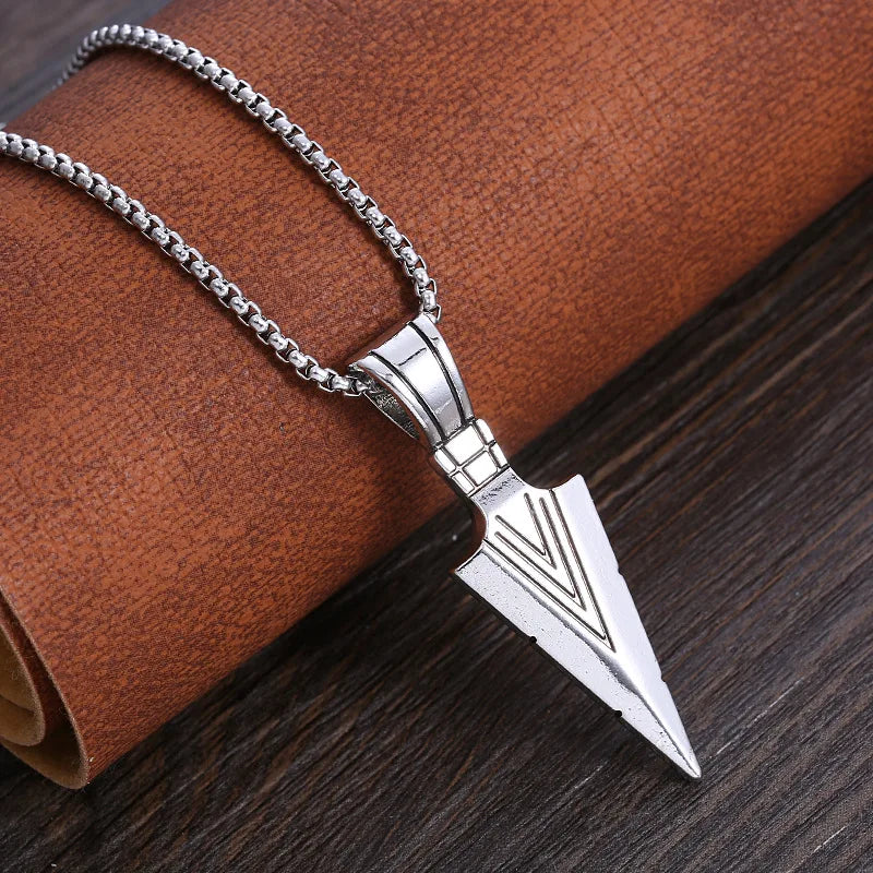 Fashion Small Arrow Pendant Necklace for Women.