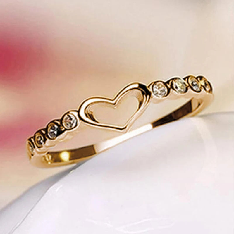 Chic heart shaped rings with sparkling cubic zirconia.