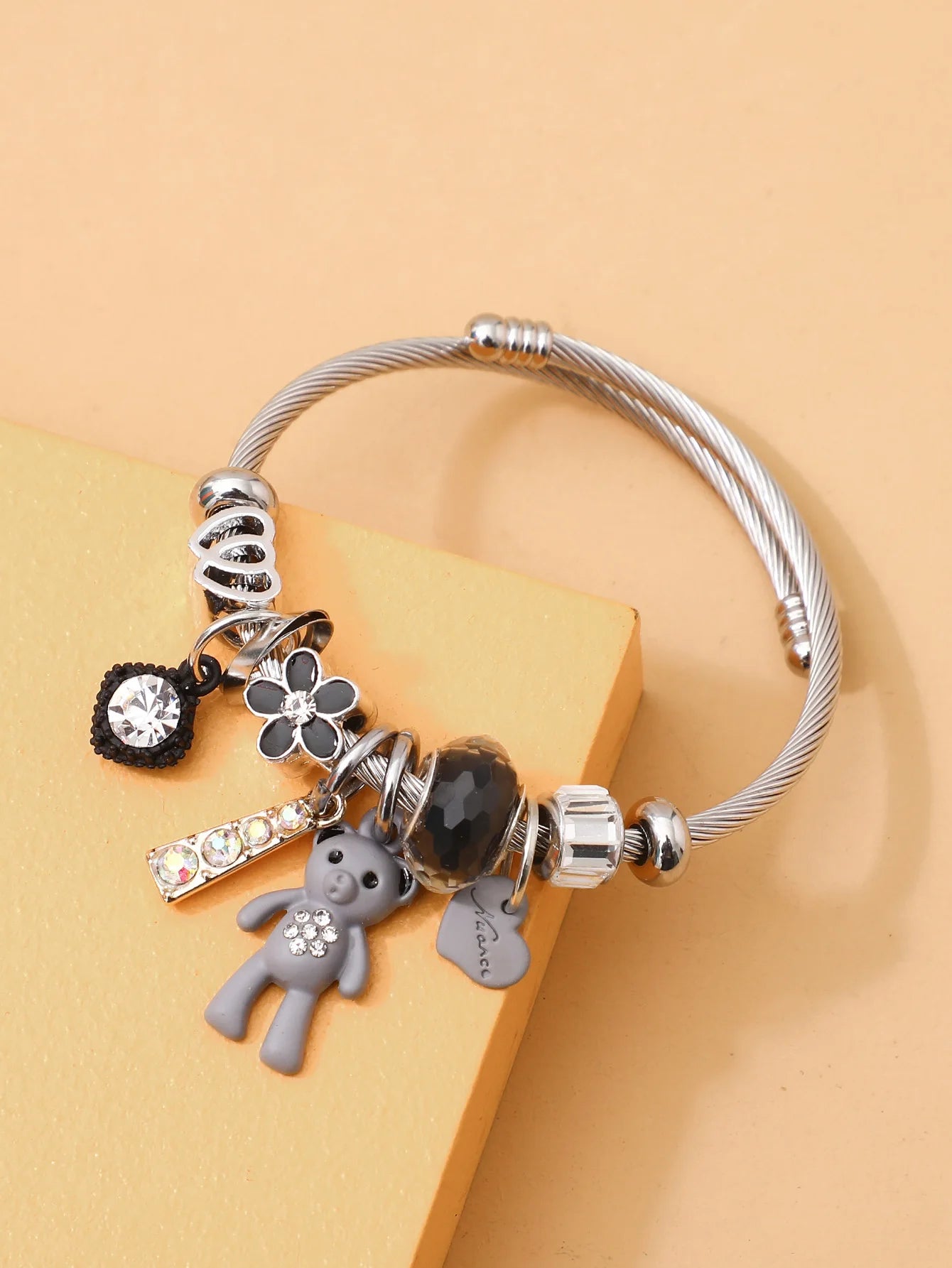 Charming Bear & shiny flower bracelet.