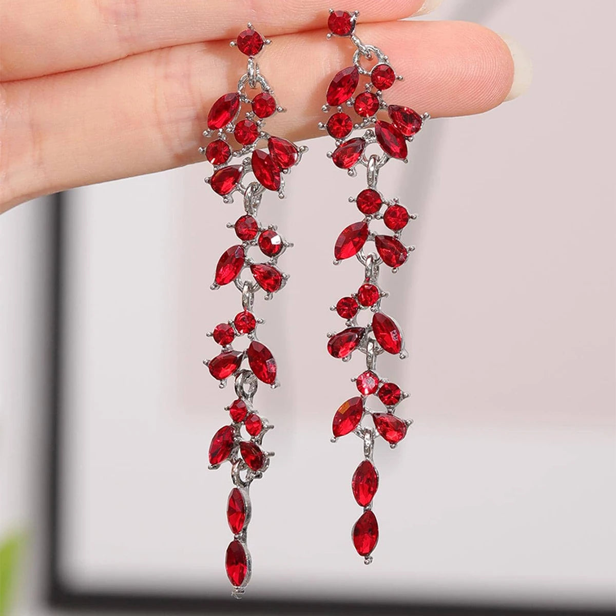 Fashion long diamond tassel earrings. high end.