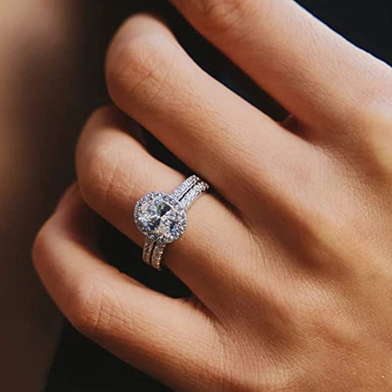 Classic rings, 2 piece set in sparkling oval.