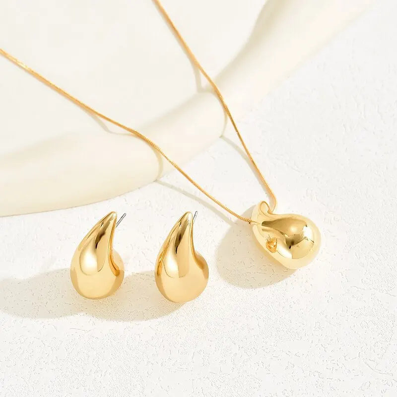 Necklace, Water drop earrings, luxury jewelry, high quality.