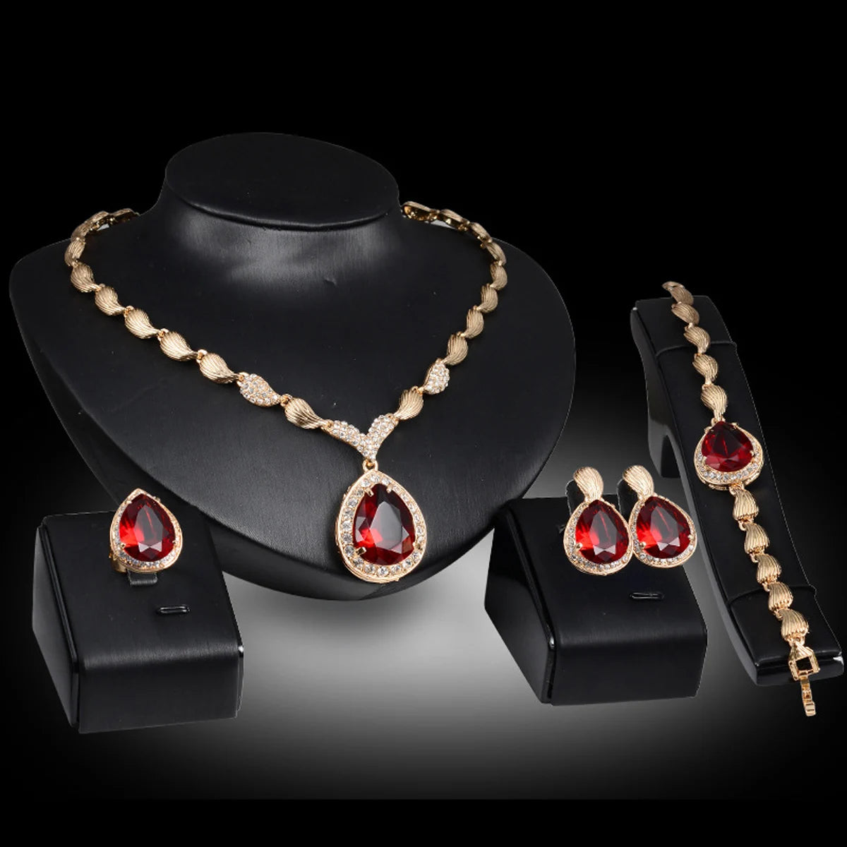 jewelry with good taste, trend and elegance.