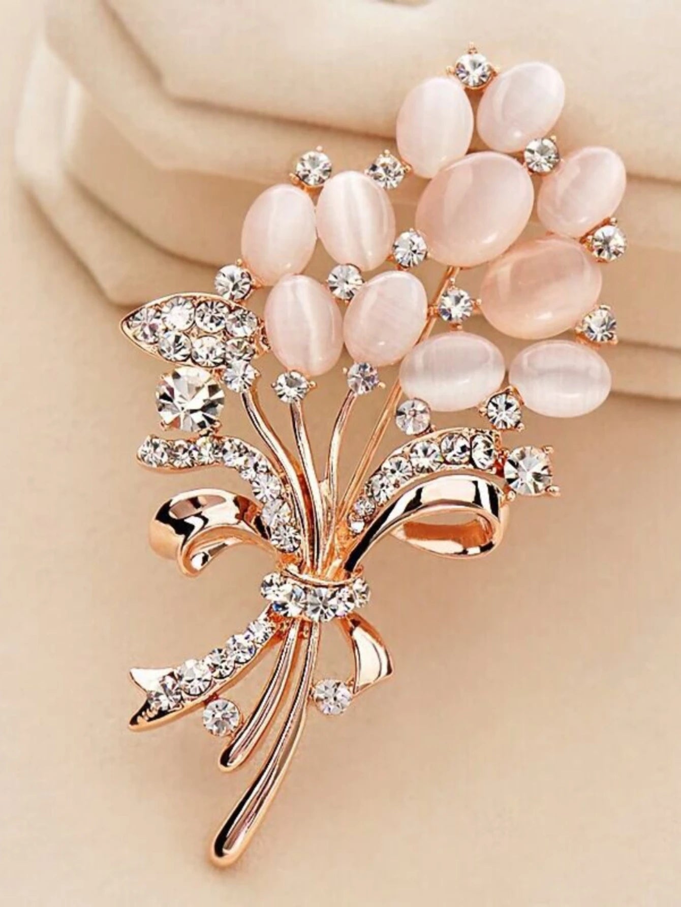 Fashionable opal stone brooch. luxury accessories.